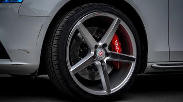購入 TEIレーシング Bbk 6ピストンキャリパー 大ブレーキキット Audi A4L A6L用 355*32mm ロータリング オンライン製造